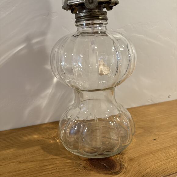 Vintage Oil Lamp Ribbed Glass Acorn Hurricane Pedestal 17” tall Scalloped MCM‎ - Picture 5 of 9